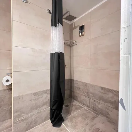 Modern & Cozy 51Sqm Apt In Thisseio Athens Exterior photo